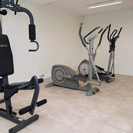 Romo Xxv Apartment